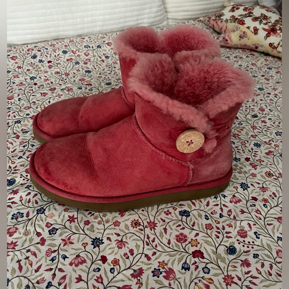 UGG Bailey Button Women's Hot
Pink Ankle Boots